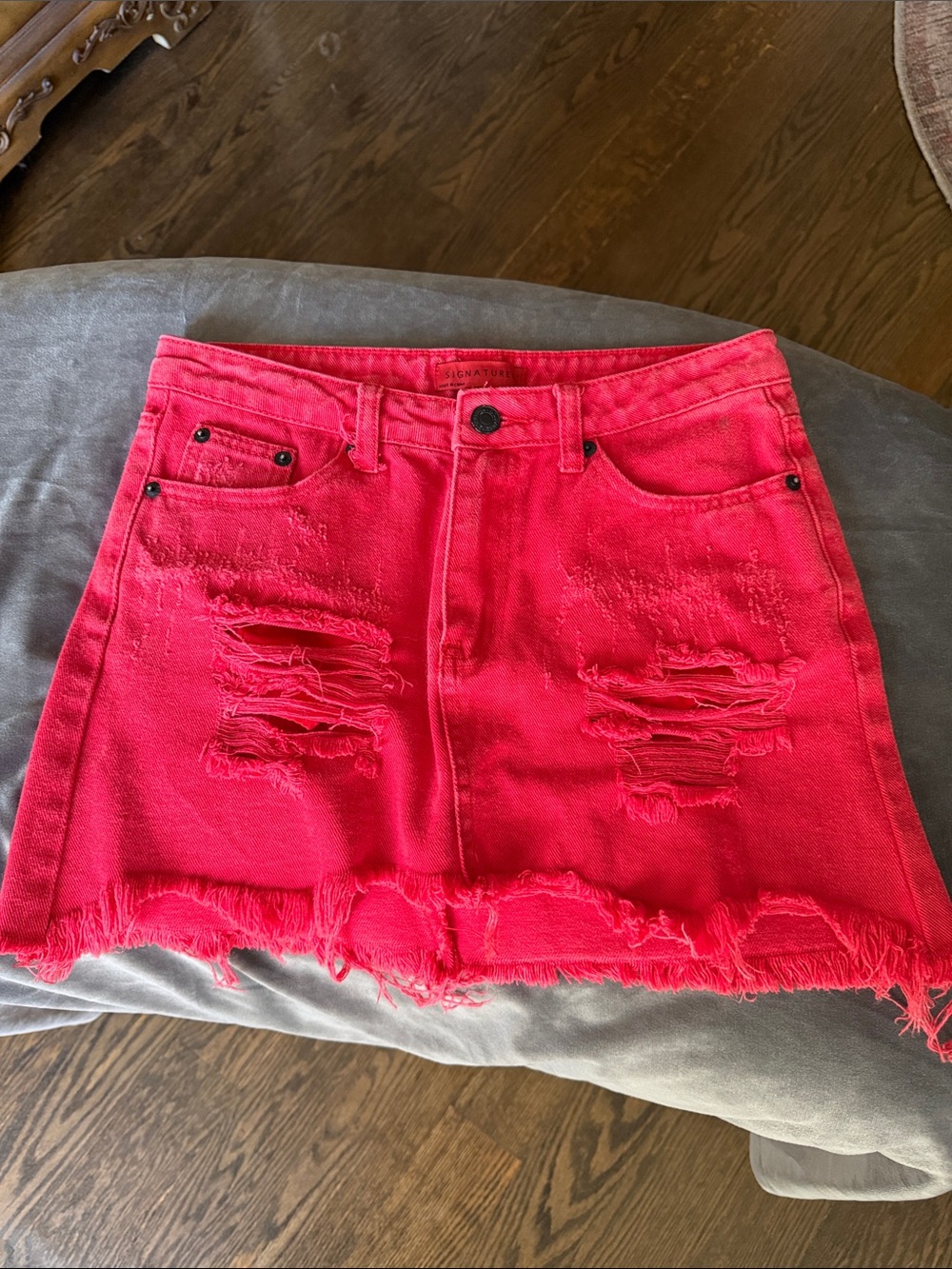 Signature 8 Red distressed mini skirt